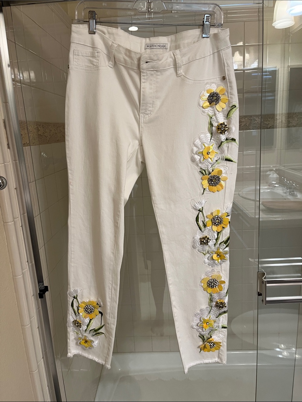 Boston Proper White Cropped Jeans with Yellow Floral Embroidery